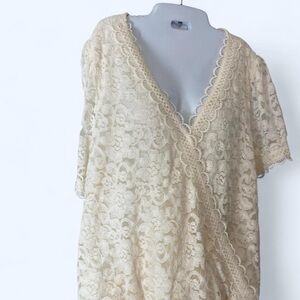 Torrid Cream lace short sleeve V-neck wrap top #LaceTop 3x

cream lace, wrap top
